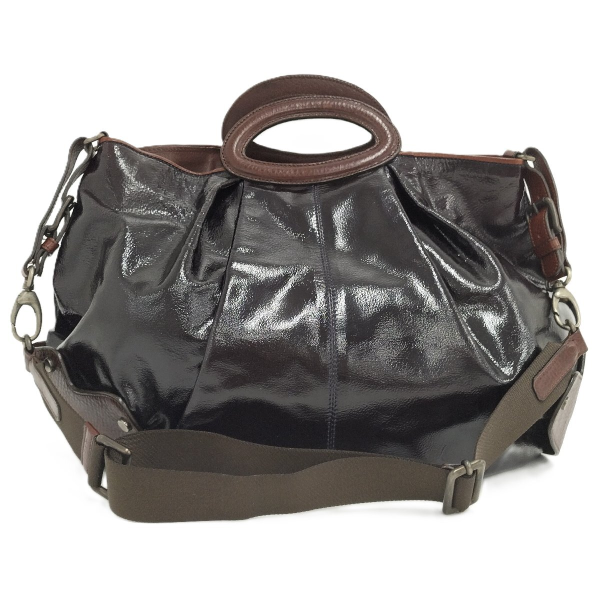 Black patent pleated bag with chocolate-brown oval handles